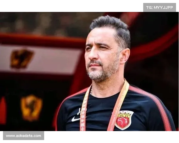 诺丁汉森林官宣维托尔·佩雷拉出任球队本赛季第四任主教练